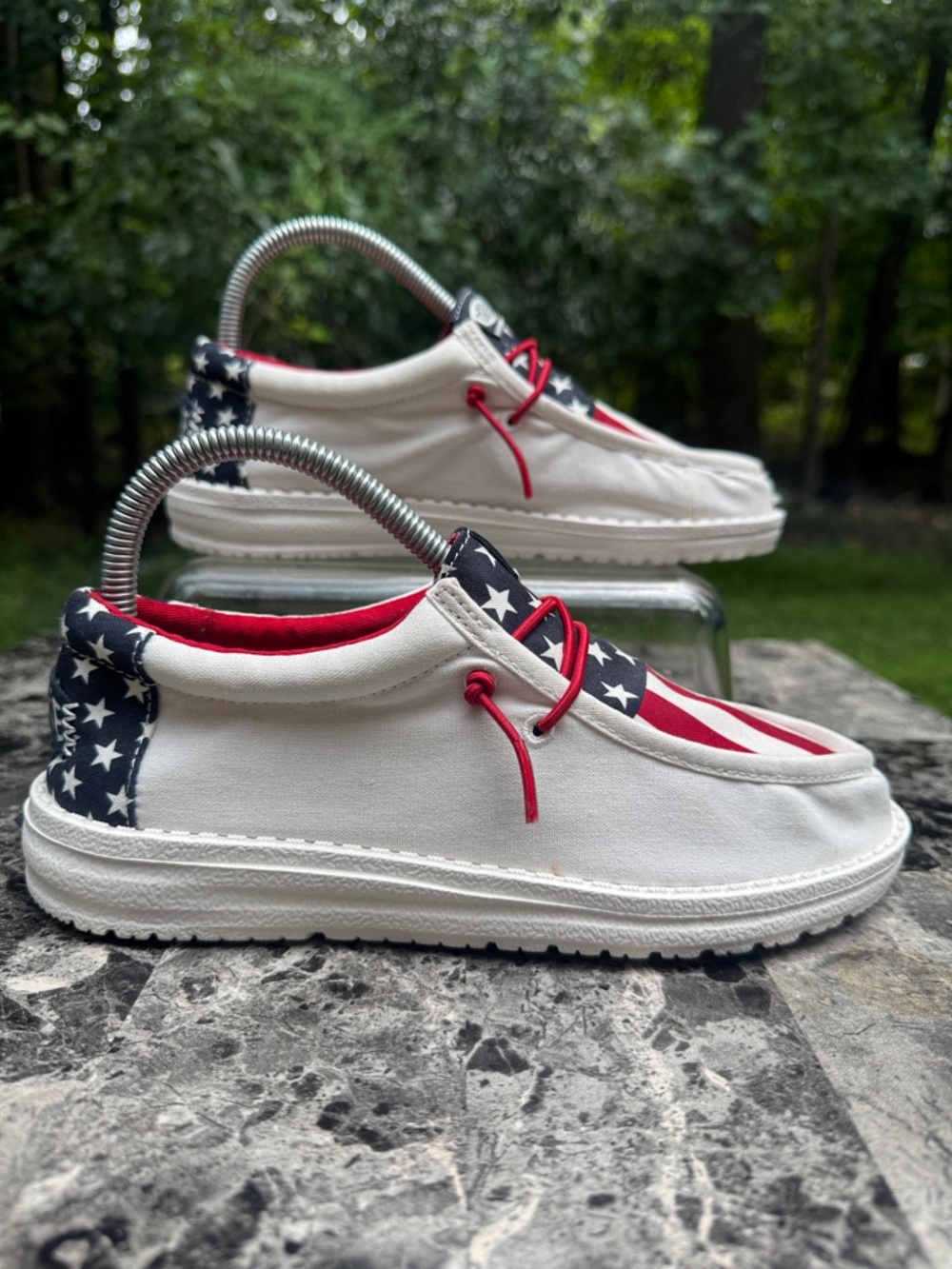 Hey Dude Wally Americana US “American Flag” Red White Blue Shoes Size YT4